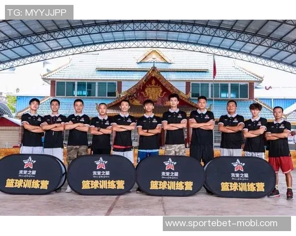 克里斯蒂全力参与训练营提升球队默契为新赛季做好充分准备 克里斯蒂全力参与训练营提升球队默契为新赛季做好充分准备